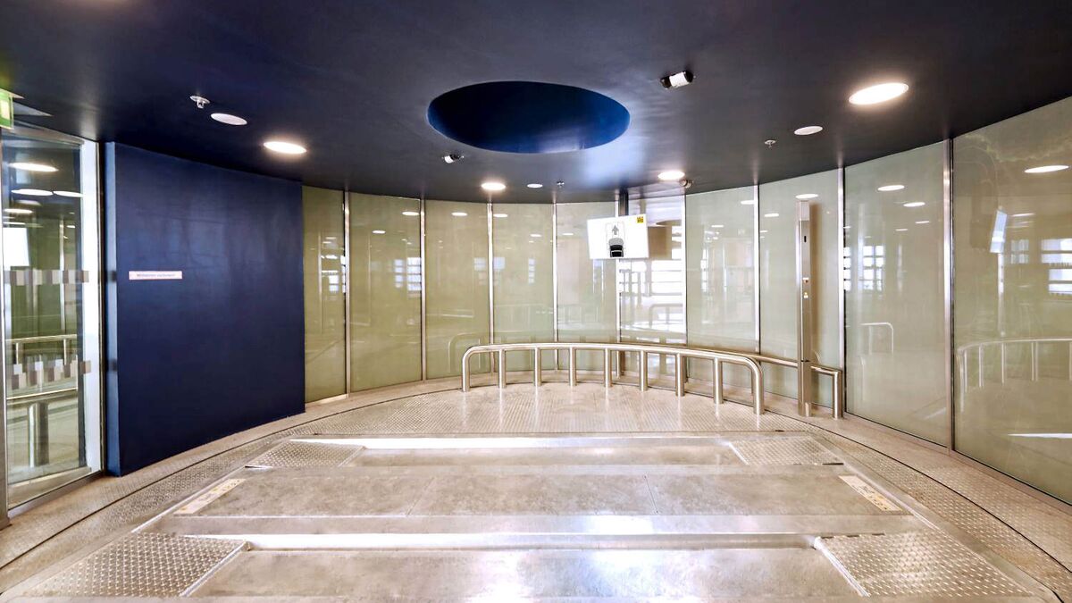 Room with a parking platform