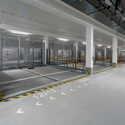 Présentation des WÖHR Parklifts dans le parking souterrain
